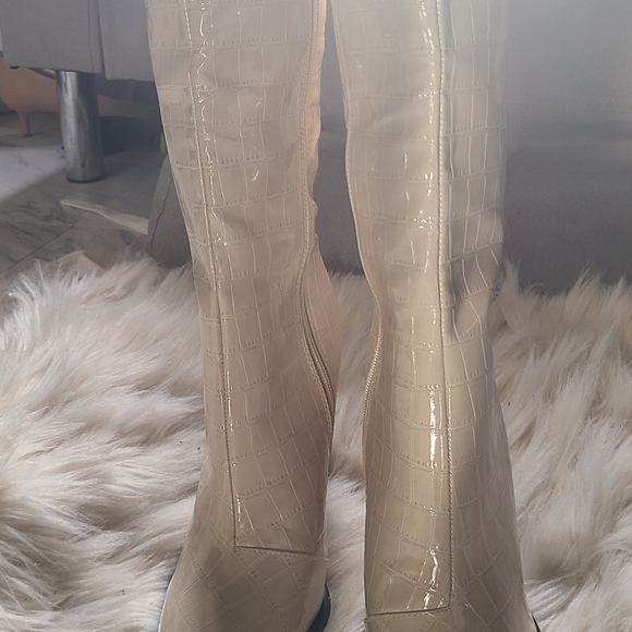 Snake Square Front Boots - Picture 7 of 16